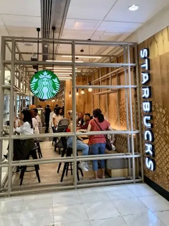 Starbucks verwarmd door café